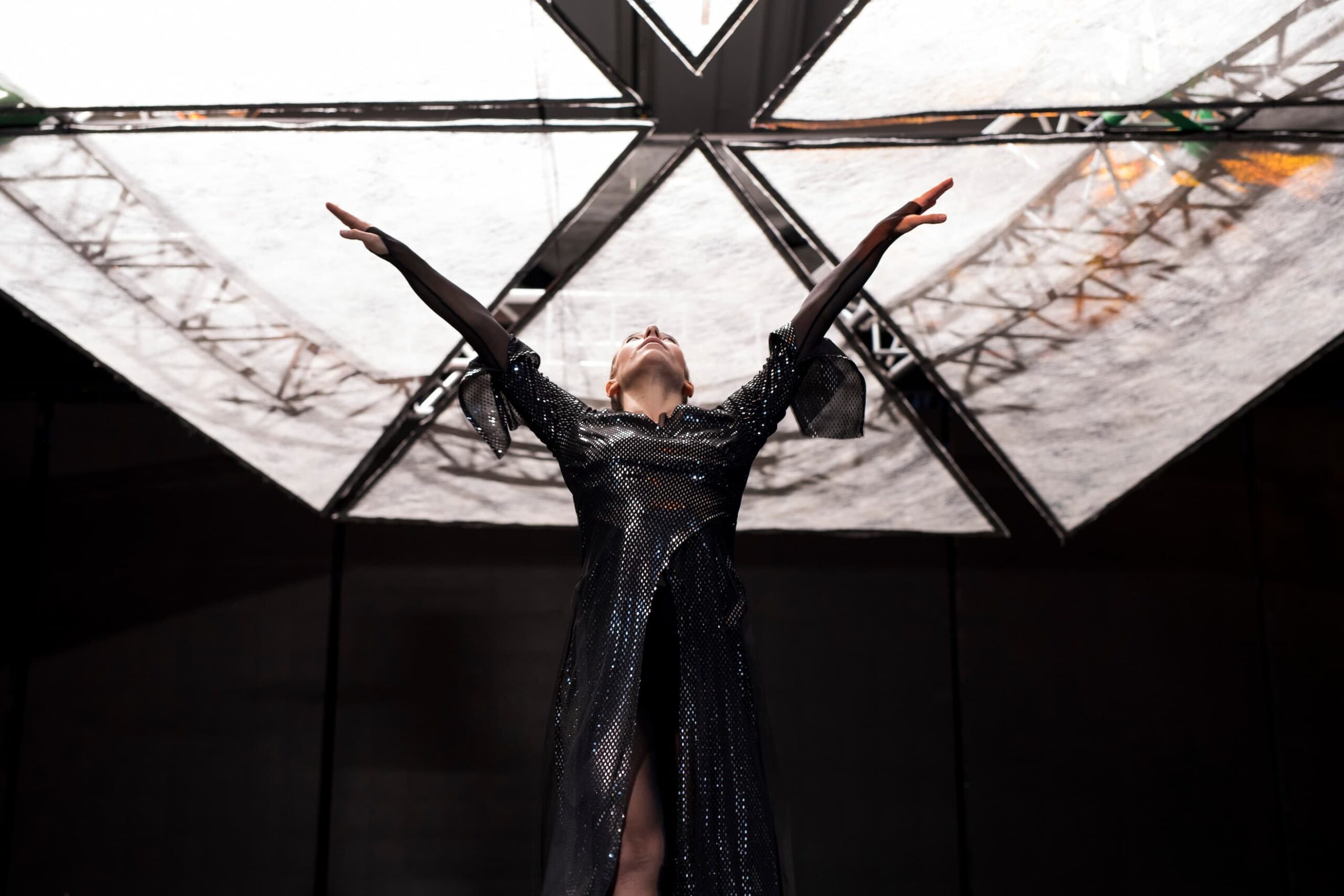 MESS performance photo 3