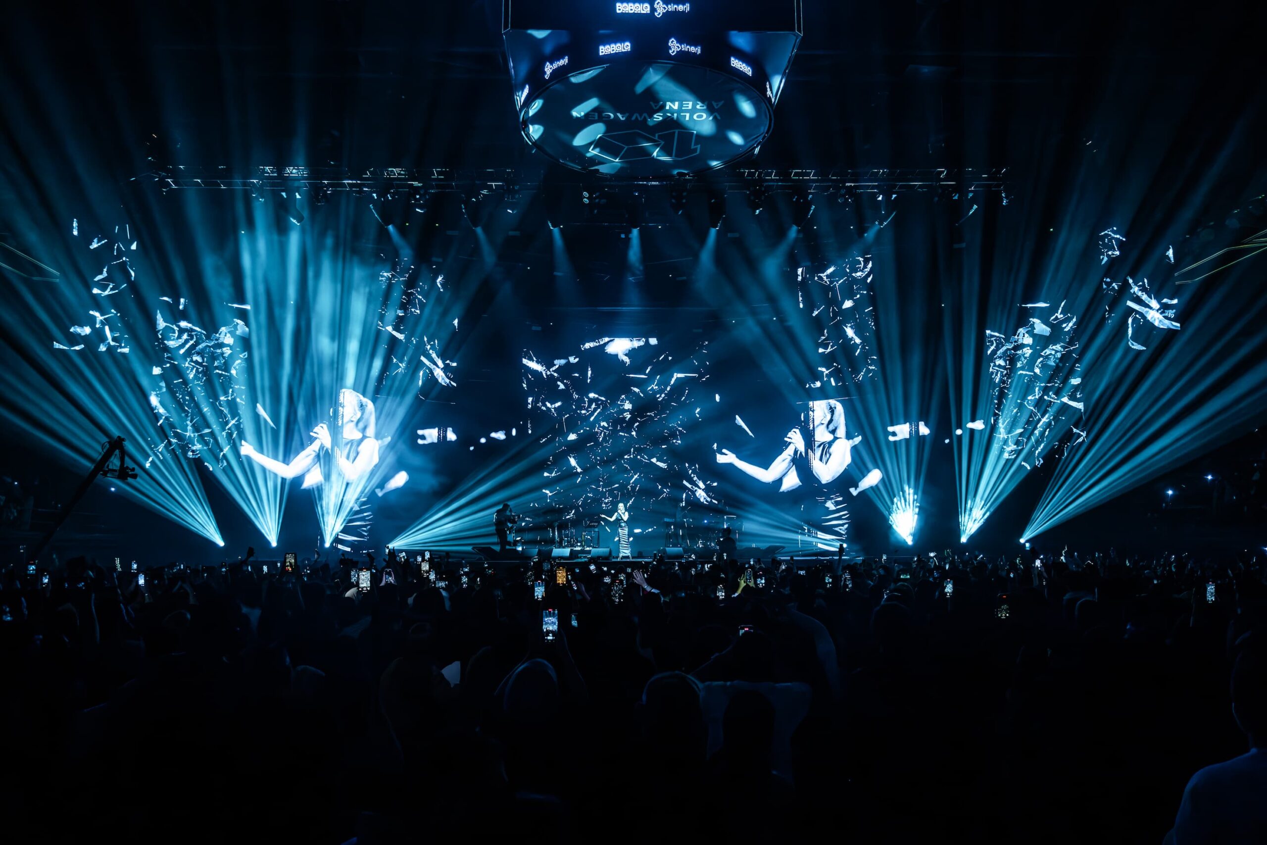 A photo from Saygi1 - Sertab Erener event.